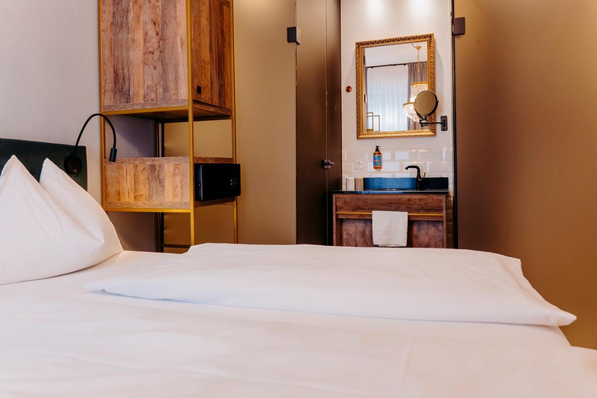 Budget Double Room,1756392411:JPEG